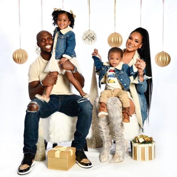 Devin McCourty avec sa femme Michelle et leurs deux enfants pour leur carte de voeux de 2019.