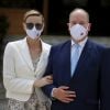 Le prince Albert II de Monaco et sa femme la princesse Charlène de Monaco - Inauguration de la place du Casino en présence du couple princier à Monaco le 2 juin 2020. Les participants portent des masques pour se protéger de l'épidémie de Coronavirus (Covid-19). © Dylan Meiffret / Nice Matin / Bestimage