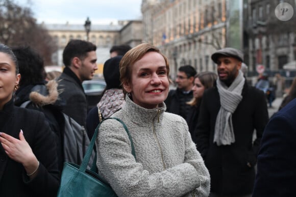 Exclusif - Sandrine Bonnaire au vernissage de l'exposition photos "Libres et égales" à l'occasion de la journée internationale des droits des femmes sur les grilles de la cour d'appel à Paris, France, le 6 mars 2020. © Rachid Bellak/Bestimage