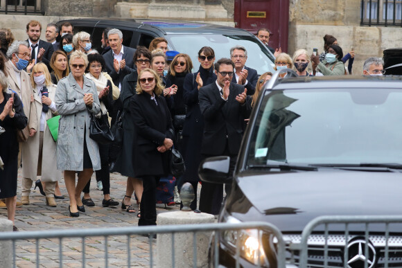 Nicolas Bedos, Joëlle Bercot, Anne Le Nen, Doria Tillier, Muriel Robin - Sorties - Hommage à Guy Bedos en l'église de Saint-Germain-des-Prés à Paris le 4 juin 2020.