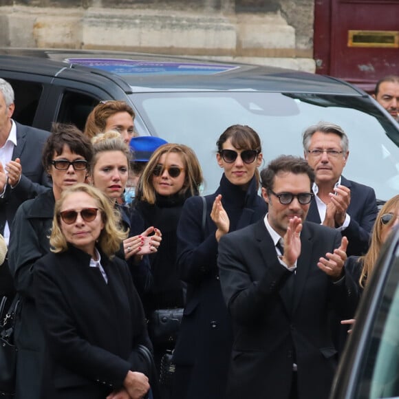 Nicolas Bedos, Joëlle Bercot, Anne Le Nen, Doria Tillier, Muriel Robin - Sorties - Hommage à Guy Bedos en l'église de Saint-Germain-des-Prés à Paris le 4 juin 2020.