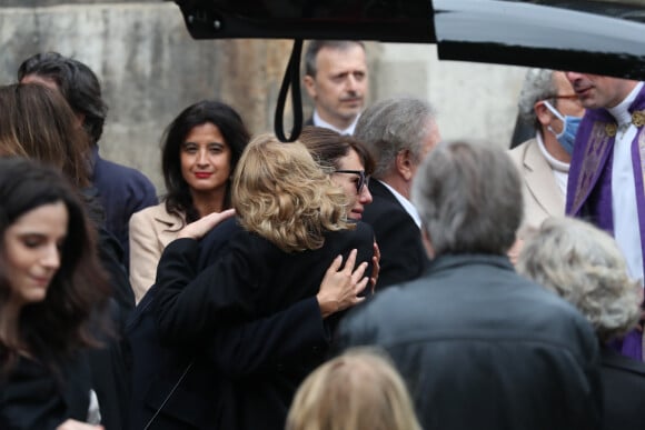 Doria Tillier, Joëlle Bercot (femme de Guy Bedos) - Sorties - Hommage à Guy Bedos en l'église de Saint-Germain-des-Prés à Paris le 4 juin 2020.