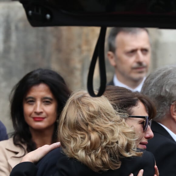 Doria Tillier, Joëlle Bercot (femme de Guy Bedos) - Sorties - Hommage à Guy Bedos en l'église de Saint-Germain-des-Prés à Paris le 4 juin 2020.