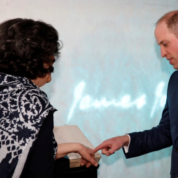 Le prince William, duc de Cambridge, et Kate Middleton, duchesse de Cambridge, reçus par le vice-Premier ministre de l'Irlande S. Coveney lors de leur visite officielle à Dublin, le 4 mars 2020.