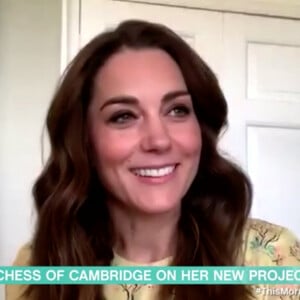 Catherine (Kate) Middleton, duchesse de Cambridge, s'adresse aux journalistes depuis son lieu de confinement à Londres, le 7 mai 2020.