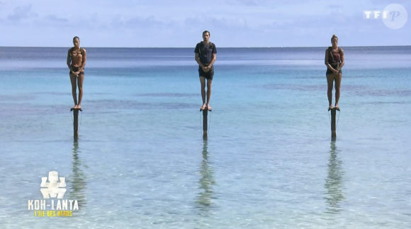 Claude, Naoil et Inès lors de l'épreuve des poteaux durant la finale de "Koh-Lanta, l'île des héros" (TF1) vendredi 5 juin 2020.