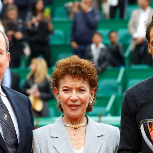 La baronne Elisabeth-Anne de Massy entre le prince Albert II de Monaco et Rafael Nadal à l'issue de la finale du Monte-Carlo Rolex Masters 2017 sur le court Rainier III du Monte Carlo Country Club à Roquebrune Cap Martin le 23 avril 2017. Elisabeth-Ann de Massy est décédée à l'âge de 73 ans le 10 juin 2020 au Centre hospitalier princesse Grace. © Olivier Huitel/Pool Monaco/Bestimage