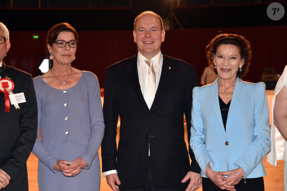 La princesse Caroline de Hanovre, le Prince Albert II de Monaco et leur cousine la baronne Elisabeth-Anne de Massy lors de la clôture du l'exposition canine sous le chapiteau de Fontvieille à Monaco le 10 mai 2015. Elisabeth-Ann de Massy est décédée à l'âge de 73 ans le 10 juin 2020 au Centre hospitalier princesse Grace.