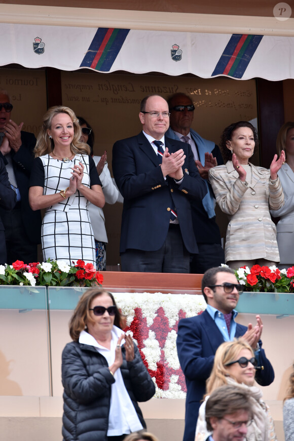 Le Prince Albert II de Monaco, Camilla de Bourbon-Siciles et Elisabeth Anne de Massy, cousine du Prince et présidente de la fédération monégasque de Tennis, ont assisté à la victoire de Novak Djokovic en finale de la 109ème édition du Monte Carlo Rolex Masters à Roquebrune Cap Martin le 19 avril 2015.
