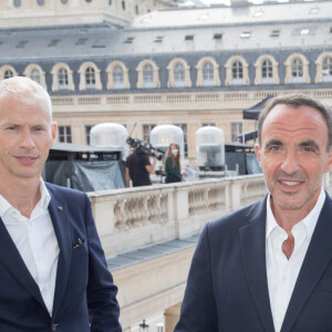 Exclusif - Rencontre entre le ministre de la Culture Franck Riester et Nikos Aliagas lors de l'enregistrement de l'émission "La chanson de l'année", dans les jardins du Palais Royal et dans les bureaux du ministère à Paris. Le 11 juin 2020 © Cyril Moreau / Bestimage