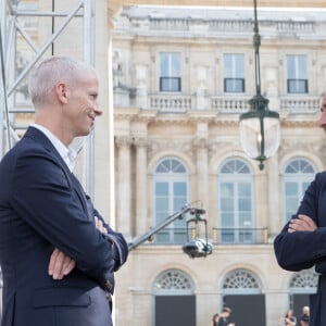 Exclusif - Rencontre entre le ministre de la Culture Franck Riester et Nikos Aliagas lors de l'enregistrement de l'émission "La chanson de l'année", dans les jardins du Palais Royal et dans les bureaux du ministère à Paris. Le 11 juin 2020 © Cyril Moreau / Bestimage