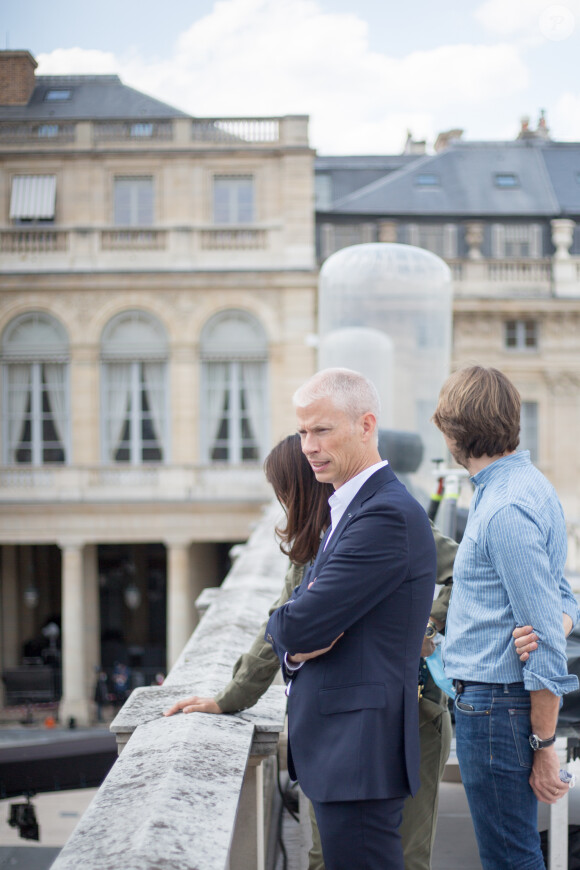 Exclusif - Franck Riester - Le ministre de la culture Franck Riester se rend sur le plateau de l'émission "La Chanson de l'année 2020" dans les jardins du Palais-Royal à Paris le 11 juin 2020. Ce vendredi 12 juin à 21h05, TF1 proposera aux téléspectateurs une soirée exceptionnelle avec La Chanson de l'année présentée par N. Aliagas et produite par DMLS TV. La plus grande salle de concert à ciel ouvert rouvre ses portes avec La Chanson de l'année qui se déroulera cette année à Paris dans le cadre somptueux des Jardins du Palais Royal. Un grand show musical en présence de tous les artistes qui ont marqué l'année. Ces stars de la chanson française interpréteront leurs titres et formeront des duos totalement inédits. © Cyril Moreau / Bestimage  No web pour Belgique et Suisse 11/06/2020 - Paris