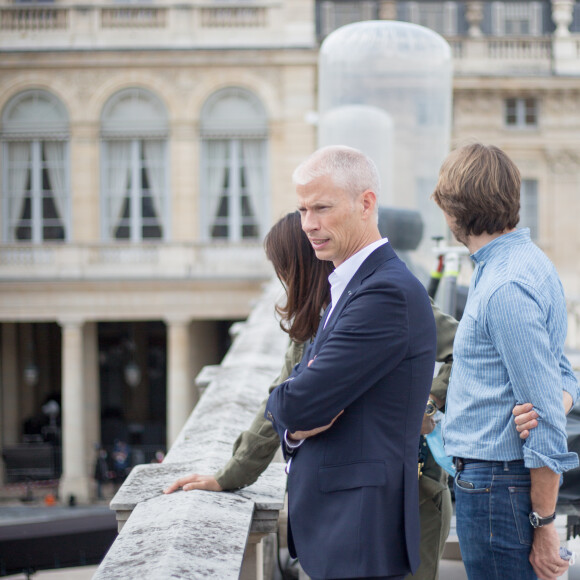 Exclusif - Franck Riester - Le ministre de la culture Franck Riester se rend sur le plateau de l'émission "La Chanson de l'année 2020" dans les jardins du Palais-Royal à Paris le 11 juin 2020. Ce vendredi 12 juin à 21h05, TF1 proposera aux téléspectateurs une soirée exceptionnelle avec La Chanson de l'année présentée par N. Aliagas et produite par DMLS TV. La plus grande salle de concert à ciel ouvert rouvre ses portes avec La Chanson de l'année qui se déroulera cette année à Paris dans le cadre somptueux des Jardins du Palais Royal. Un grand show musical en présence de tous les artistes qui ont marqué l'année. Ces stars de la chanson française interpréteront leurs titres et formeront des duos totalement inédits. © Cyril Moreau / Bestimage  No web pour Belgique et Suisse 11/06/2020 - Paris