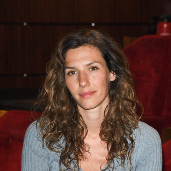 Doria Tillier - Photocall officiel du Grand Jury de la 34 ème édition du Festival du Film de Cabourg, Journées Romantiques au Club de l'Étoile à Paris le 12 juin 2020. © Agence/Bestimage