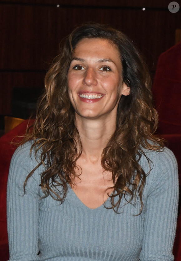 Doria Tillier - Photocall officiel du Grand Jury de la 34 ème édition du Festival du Film de Cabourg, Journées Romantiques au Club de l'Étoile à Paris le 12 juin 2020. © Agence/Bestimage