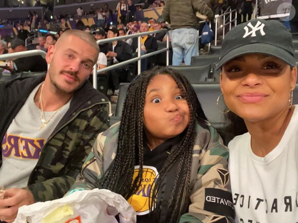 Violet (9 ans), la fille de Christina Milian, sur Instagram. Avec M. Pokora au Staples Center. Février 2020.