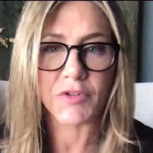 Epidémie de Coronavirus - Jennifer Aniston offre une carte cadeau de 10 000 $ à une infirmière souffrante du Covid-19.