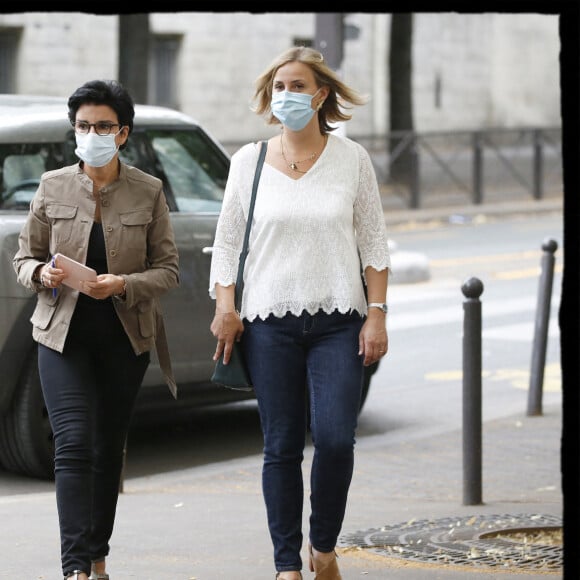 Rachida Dati, la seule maire de Paris élue dès le premier tour dans un arrondissement parisien (le 7ème) à eu une procuration pour voter dans le 11ème à l'école élémentaire République ou sa directrice de campagne N. Garnier est candidate, le 28 juin 2020. © Alain Guizard/Bestimage