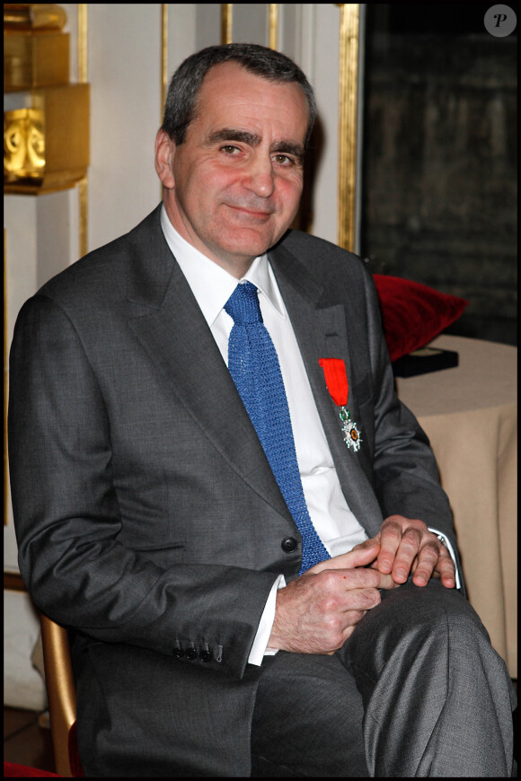 Takis Candilis, chevalier de l'ordre et de la Légion d'honneur, lors de la remise de décorations au Ministère de la culture à Paris le 14 mars 2012.