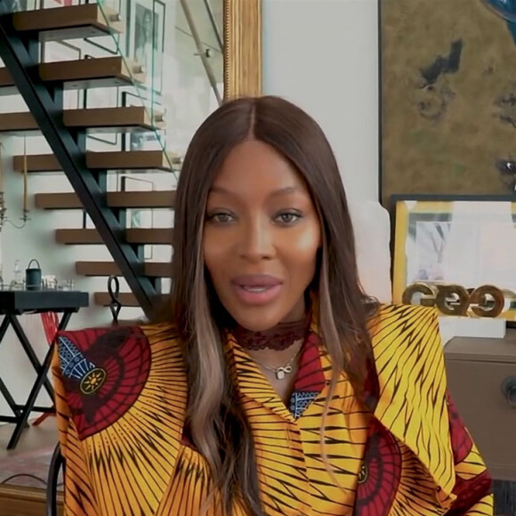 Naomi Campbell discute avec des étudiants de l'African Leadership University dans son vlog, en mai 2020 à Los Angeles.