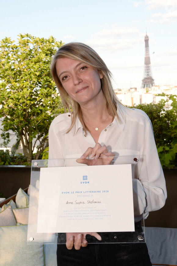 Exclusif - Anne-Sophie Stefanini (Lauréate) - Remise du prix "Evok le Prix Littéraire" à l'hôtel Brach à Paris. Le 29 juin 2020. © Rachid Bellak / Bestimage