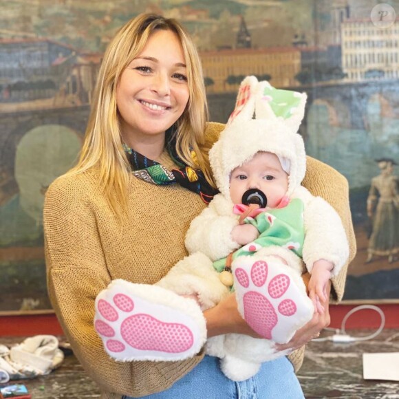 Cindy de "Koh-Lanta" avec sa fille Alba, le 22 juin 2020, sur Instagram