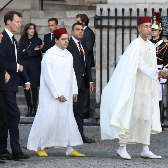 La princesse Marie et le prince Joachim, le prince Moulay El Hassan du Maroc, Edouard Philippe - Arrivées en l'église Saint-Sulpice pour les obsèques de l'ancien président de la République Jacques Chirac à Paris. Un service solennel sera présidé par le président de la République. Le 30 septembre 2019 © Stéphane Lemouton / Bestimage