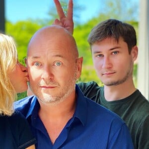 Cauet avec Ivana et Valmont le jour de son anniversaire, avril 2020, photo Instagram