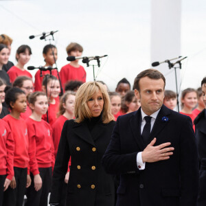 La reine Letizia, le roi Felipe VI d'Espagne, le président Emmanuel Macron, la première dame Brigitte Macron lors de la cérémonie à l'occasion de la première journée nationale d'hommage aux victimes du terrorisme sur l'Esplanade du Trocadero à Paris le 11 mars 2020. © Jacques Witt / Pool / Bestimage