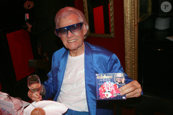 Michou fête son 88ème anniversaire dans son cabaret avec ses amis à Paris le 18 juin 2019. © JLPPA/Bestimage