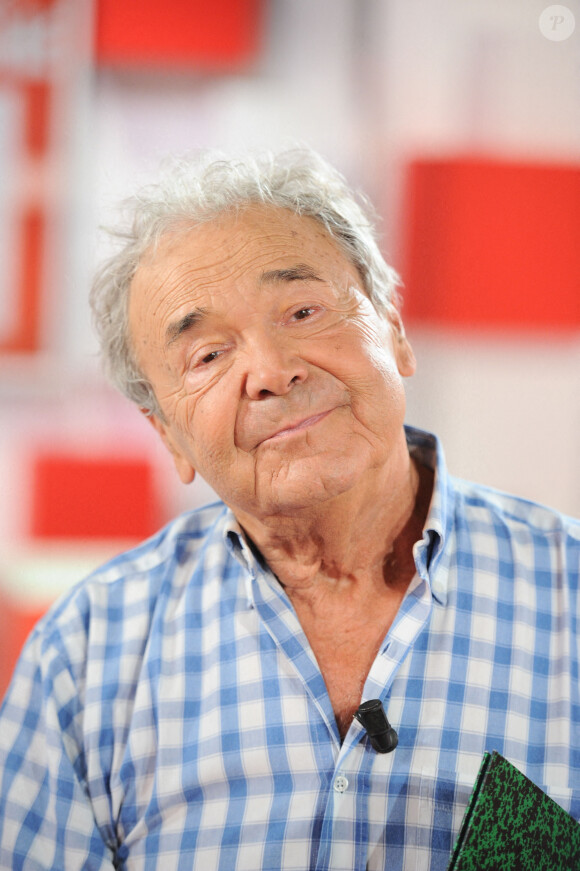 Exclusif - Pierre Perret - Enregistrement de l'émission "Vivement Dimanche" présentée par M.Drucker et diffusée le 12 juillet 2020 sur France 2. Le 1er juillet 2020 © Guillaume Gaffiot / Bestimage