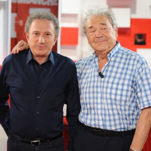 Exclusif - Pierre Perret et Michel Drucker - Enregistrement de l'émission "Vivement Dimanche" présentée par M.Drucker et diffusée le 12 juillet 2020 sur France 2. Le 1er juillet 2020 © Guillaume Gaffiot / Bestimage