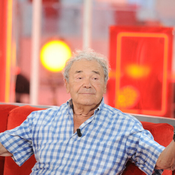 Exclusif - Pierre Perret - Enregistrement de l'émission "Vivement Dimanche" présentée par M.Drucker et diffusée le 12 juillet 2020 sur France 2. Le 1er juillet 2020 © Guillaume Gaffiot / Bestimage