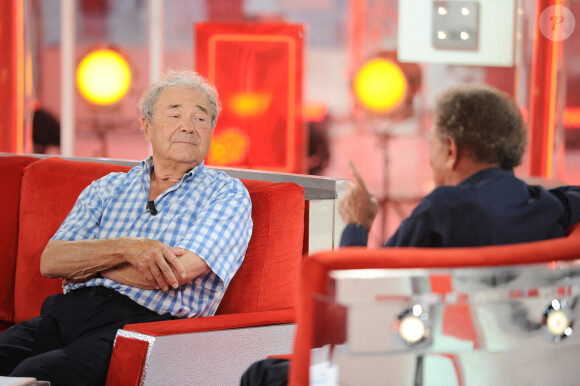 Exclusif - Pierre Perret et Michel Drucker - Enregistrement de l'émission "Vivement Dimanche" présentée par M.Drucker et diffusée le 12 juillet 2020 sur France 2. Le 1er juillet 2020 © Guillaume Gaffiot / Bestimage