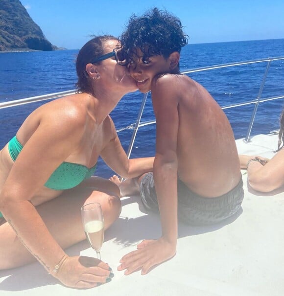 Cristiano Jr en vacances à Madère avec sa tante Elma Aveiro, juillet 2020.