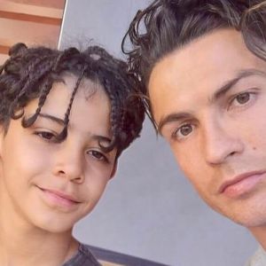 Cristiano Ronaldo fête les 10 ans de son fils Cristiano Jr sur Instagram le 17 juin 2016.