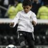 Exclusif - Cristiano Jr, le fil de Cristiano Ronaldo joue au football avec Enzo le fils de Marcelo Viera après le match Real Madrid contre Getafe au stade Santiago Bernabeu à Madrid le 3 mars 2018.