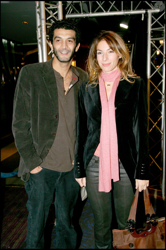 Ramzy Bedia et Anne Dépétrini lors de la première de "Ne le dis à personne" à Paris le 30 octobre 2006.