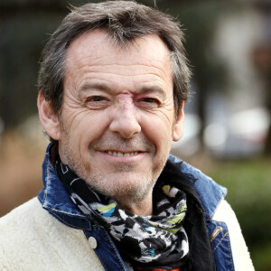 Jean-Luc Reichmann lors du photocall de la série "Léo Matteï, Brigade des mineurs" lors du 22e Festival des créations télévisuelles de Luchon, France, le 7 février 2020. © Patrick Bernard/Bestimage