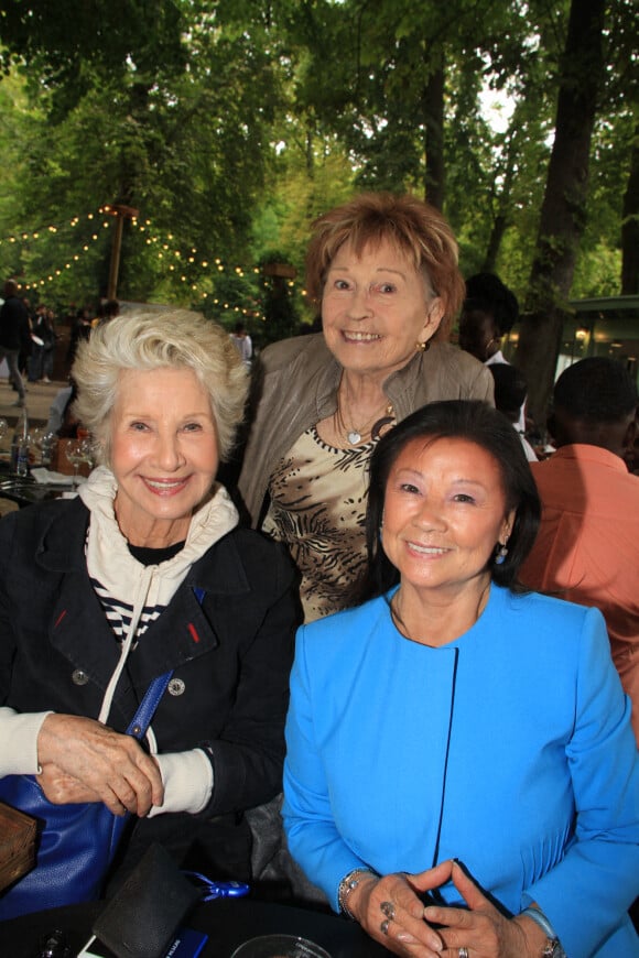 Danièle Gilbert, Marion Game, Jeanne d'Hauteserre, maire du 8ème arrondissement de Paris - Déjeuner de l'émission "L'instant de Luxe " au restaurant l'Orangerie à Saint Cloud le 14 juillet 2020. © Philippe Baldini / Bestimage