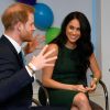Le prince Harry, duc de Sussex, et Meghan Markle, duchesse de Sussex, lors de la soirée des WellChild Awards à l'hôtel Royal Lancaster à Londres le 15 octobre 2019. The Duke and Duchess of Sussex talk with Milky Sutherland and her mother Angela during the annual WellChild Awards at the Royal Lancaster Hotel, London.15/10/2019 - Londres