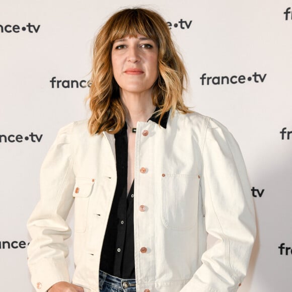 Daphné Burki au photocall de la conférence de presse de France 2 au théâtre Marigny à Paris le 18 juin 2019 © Coadic Guirec / Bestimage