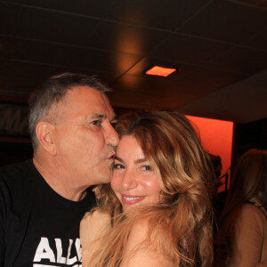 Exclusif - Jean-Marie Bigard et sa femme Lola Marois-Bigard après le spectacle "Il Etait Une Fois Jean-Marie Bigard" à L'Olympia de Paris, France, le 27 février 2020. © Philippe Baldini/Bestimage