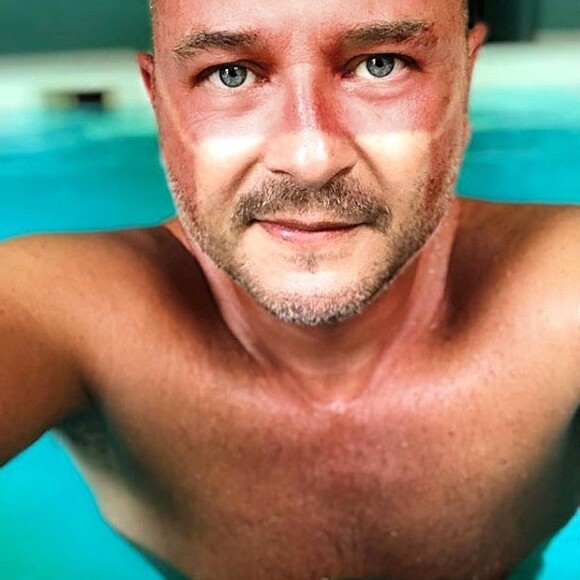 Cauet à la piscine, le 6 avril 2020, photo Instagram