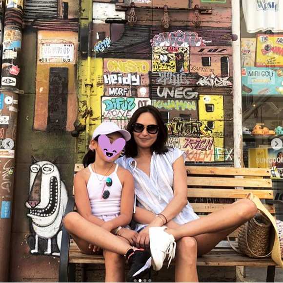 Valérie Bègue et sa fille Jazz en vacances à Marseille. Juillet 2020.