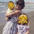 Emma Daumas avec ses enfants Valentine et Antonin, le 14 juin 2020, à la plage