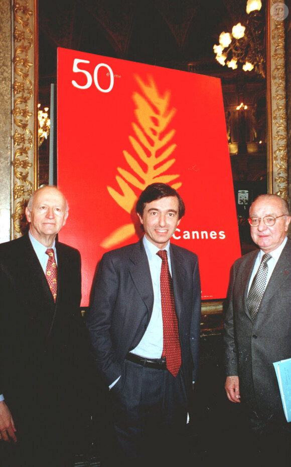 Gilles Jacob, Pierre Viot et Philippe Douste-Blazy lors de la conférence de presse du Festival de Cannes 1997. © BERTRAND RINDOFF PETROFF / BESTIMAGE