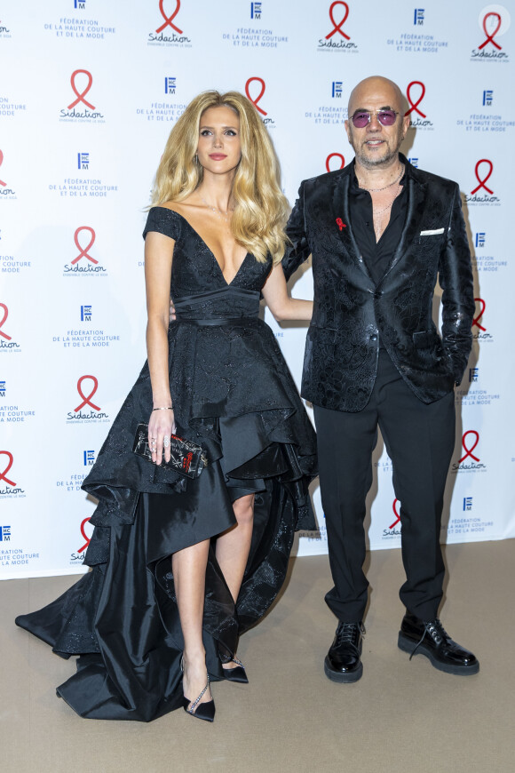 Pascal Obispo et sa femme Julie Hantson lors du photocall de la 18ème édition du "Dîner de la mode du Sidaction" au Pavillon Cambon Capucines - Potel et Chabot à Paris, France, le 23 janvier 2020. © Olivier Borde/Bestimage