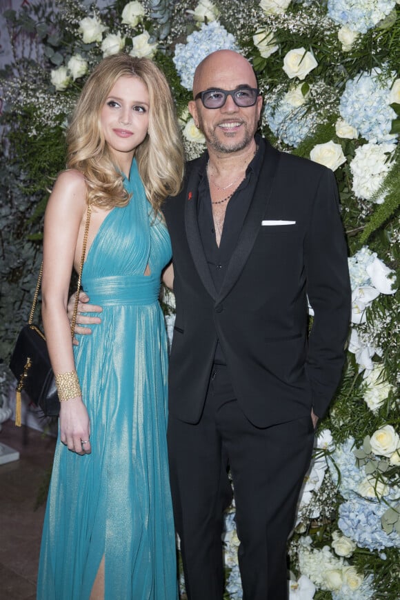 Pascal Obispo et sa femme Julie Hantson - Photocall de la 16ème soirée Sidaction dans la salle de réception du Pavillon d'Armenonville à Paris, France, le 26 janvier 2018. © Olivier Borde/Bestimage