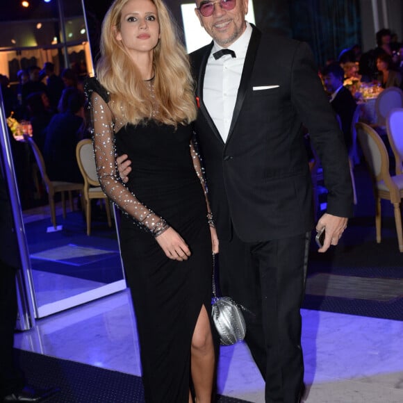 Pascal Obispo et sa femme Julie Hantson à la 17ème édition du "Dîner de la mode du Sidaction" au Pavillon d'Armenonville à Paris, France, le 24 janvier 2019. Depuis 2003, ce dîner permet de montrer l'engagement indéfectible du monde de la mode en faveur de la lutte contre le sida. © Rachid Bellak/Bestimage